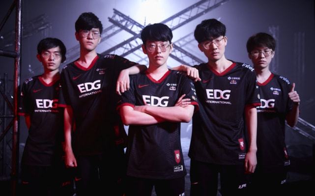 B费上前安 B费上前安